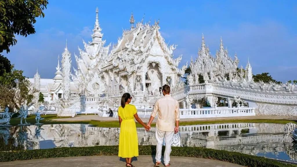 1 Day Chiangrai Tour: White, Blue, Red temples + Singha Park